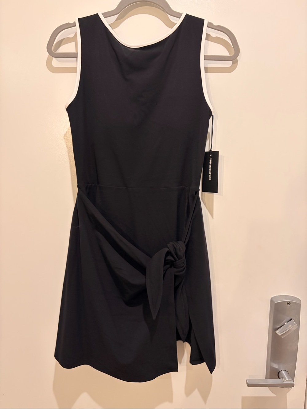 Abercrombie YPB Tie Game Dress in Black - Picture 2 of 9